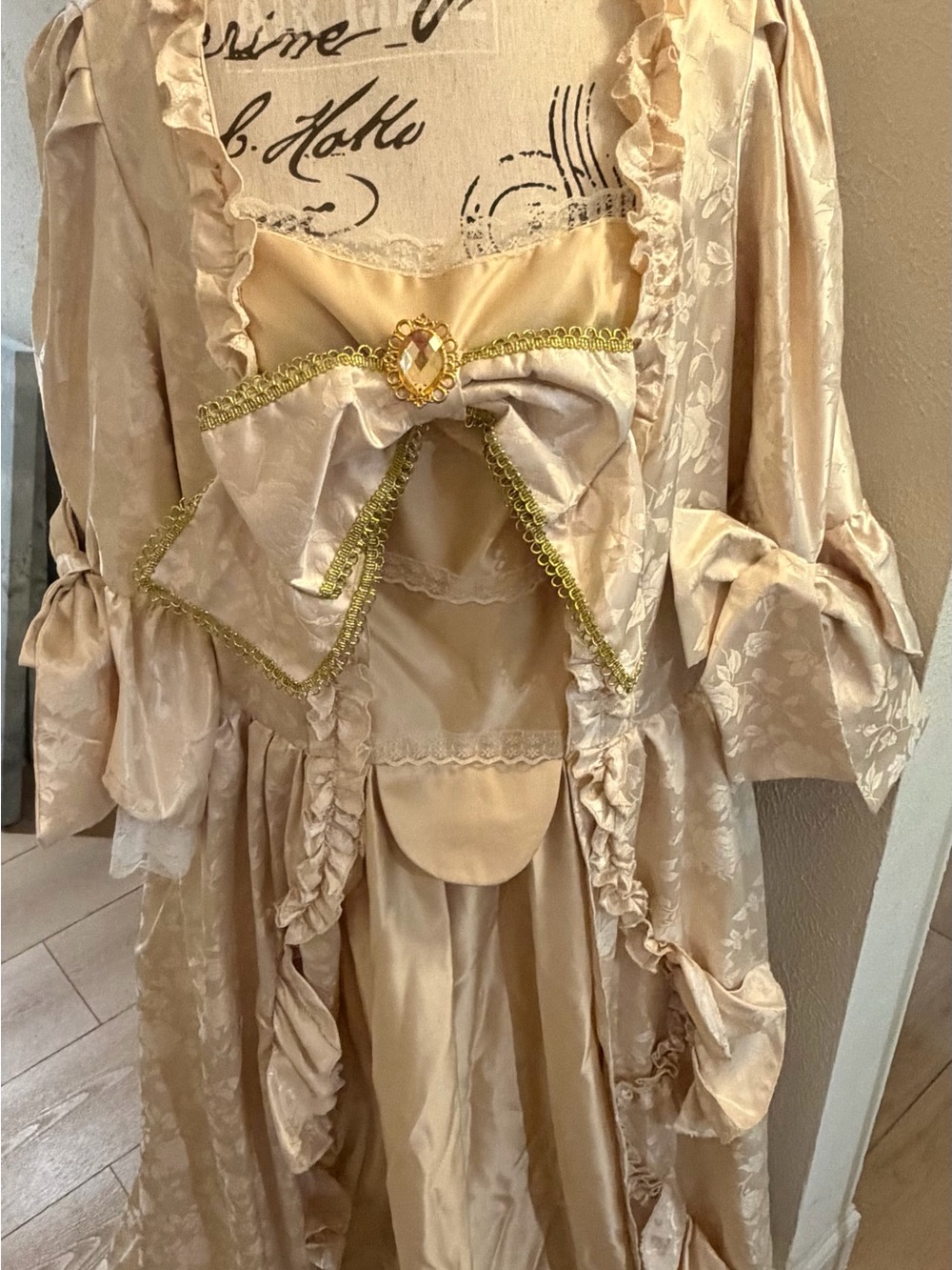 Adults Cream Queen Costume Dress with Train